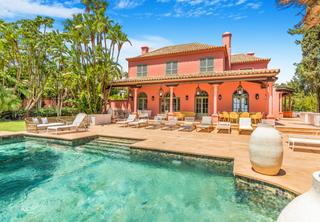 Xalet a Hacienda Las Chapas. Villa aislada de 6 dormitorios en hacienda las chapas