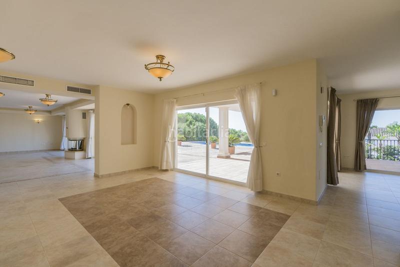 Foto 6be68e90-e5ae-4b20-ab93-b9a79eeb9a33. Chalet mit heizung parking pool in Valtocado - La Alquería - La Atalaya Mijas