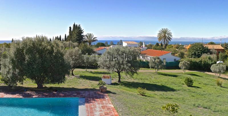 Foto 03673182-fe52-4f22-ba85-32d4bc8ff6bc. Chalet villa aislada de 4 dormitorios en Elviria en Marbella