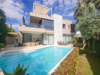 Chalet à La Carolina - Guadalpín. Villa aislada de 5 dormitorios en the golden mile