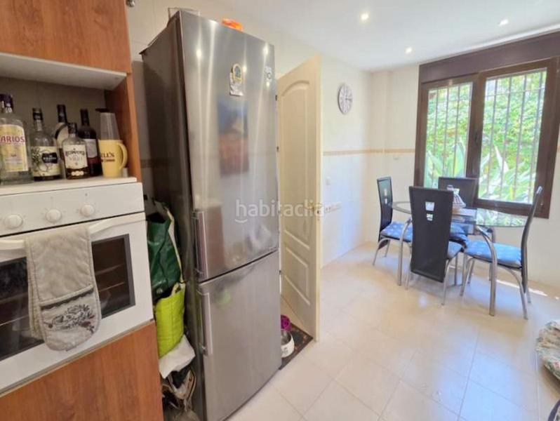 Foto 5be4b5b5-ea40-4bd9-84d3-5506054bf7b3. Reihenhaus mit parking pool in Bel - Air Estepona