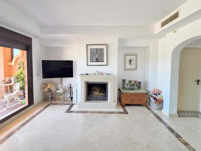 Foto 9a0edf91-a0b5-49e6-947f-4fd058949b63. Reihenhaus mit parking pool in Bel - Air Estepona