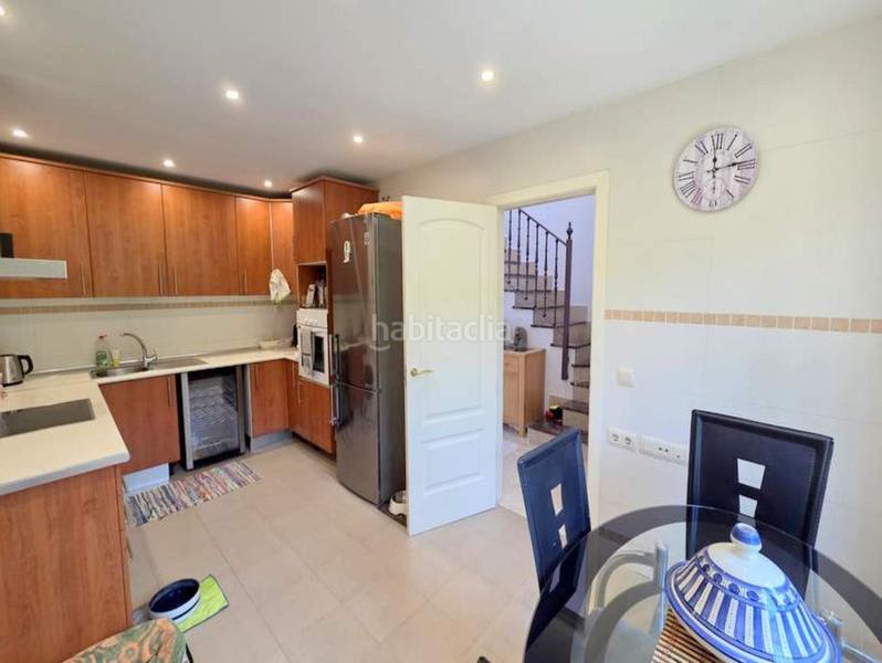 Foto a9c8ca92-4dbb-4fff-b1eb-a9340a64c1a3. Reihenhaus mit parking pool in Bel - Air Estepona