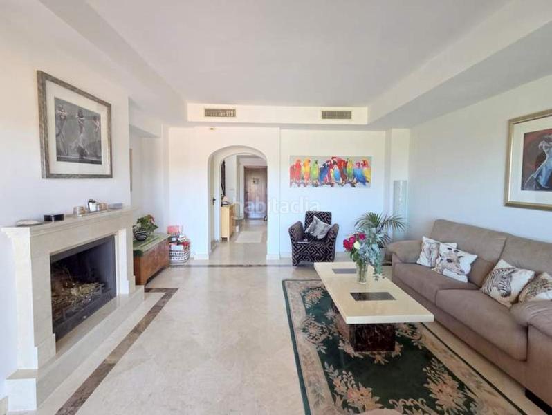 Foto b553af0e-19a4-4464-94a0-eac1a62216ef. Reihenhaus mit parking pool in Bel - Air Estepona