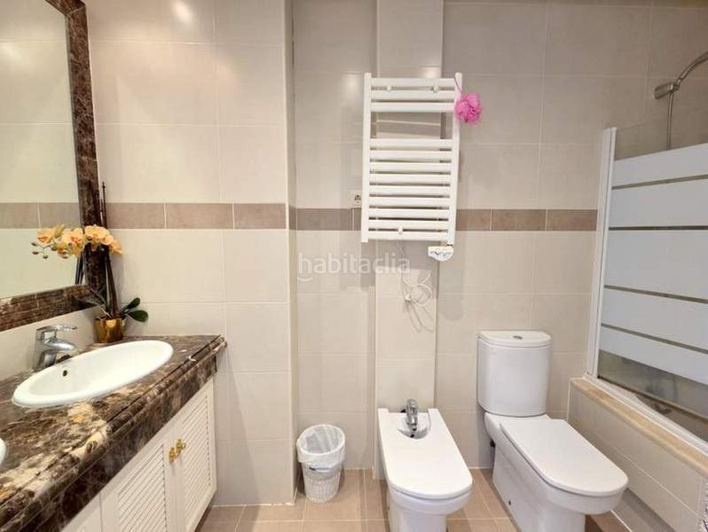 Foto fdde7500-8481-4a80-a6a2-3d6393e32826. Reihenhaus mit parking pool in Bel - Air Estepona