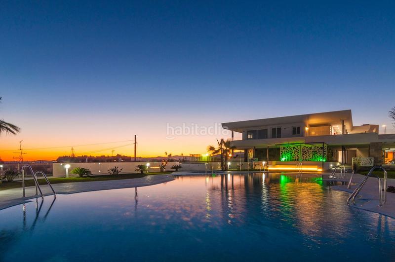 Foto 38a3e673-9e2b-4753-b660-b2f3a2890857. Dúplex amb calefacció aparcament piscina a Centro ciudad Fuengirola