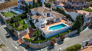 Chalet en Centro. Villa aislada de 4 dormitorios en mijas costa