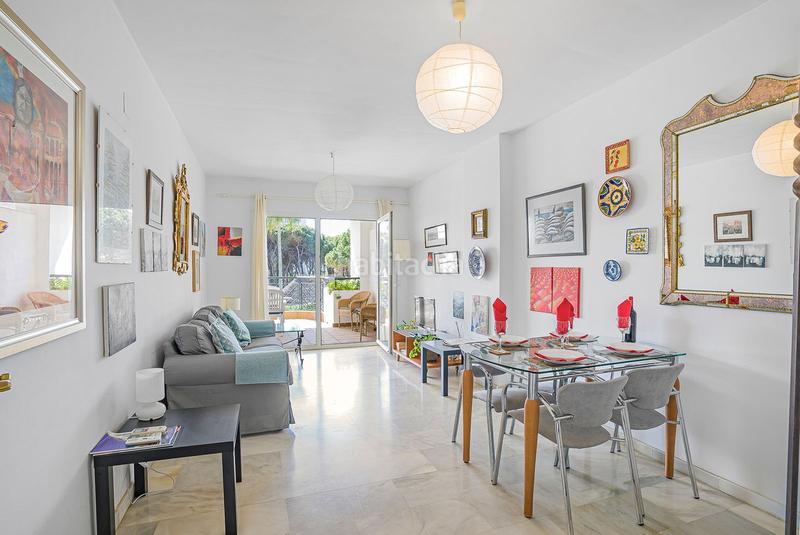 Foto 0a38837d-1130-4f2e-ada0-6de4bd7347e8. Apartamento  en planta media de 2 dormitorios en Calahonda en Mijas