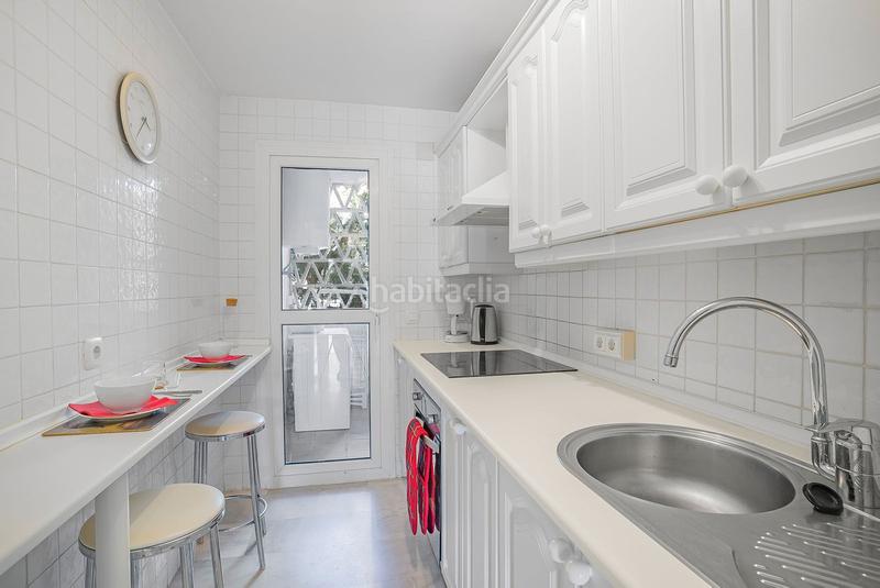 Foto 279dc98b-010a-44dd-8179-18d4684afdd8. Apartamento  en planta media de 2 dormitorios en Calahonda en Mijas