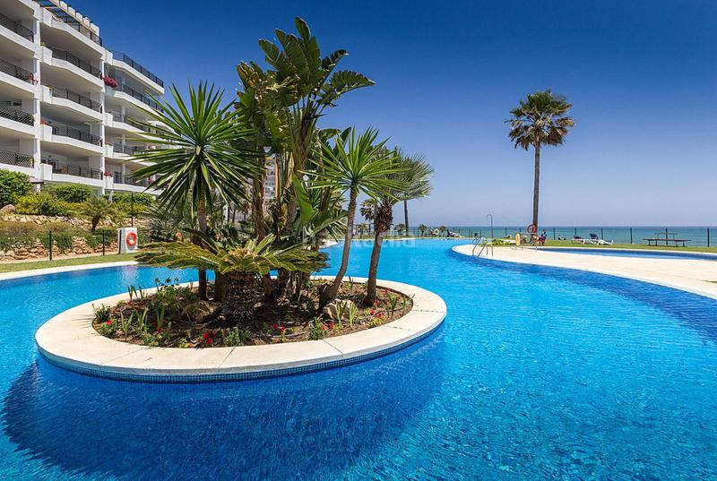 Foto eff7f163-bfb4-4ec9-82eb-7baf31031d38. Apartamento  en planta media de 2 dormitorios en Calahonda en Mijas