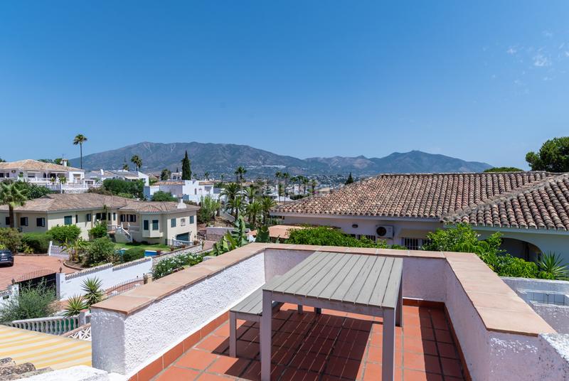 Foto c8c7fff1-24e8-45f4-930b-bc236ef03d32. Chalet villa aislada de 3 dormitorios en cerros del aguila en Mijas