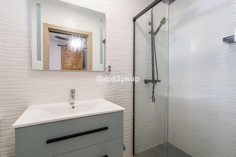 Foto 7e3f7700-085f-4591-a751-5e692e2b70ad. Casa adossada amb calefacció a Bel - Air Estepona