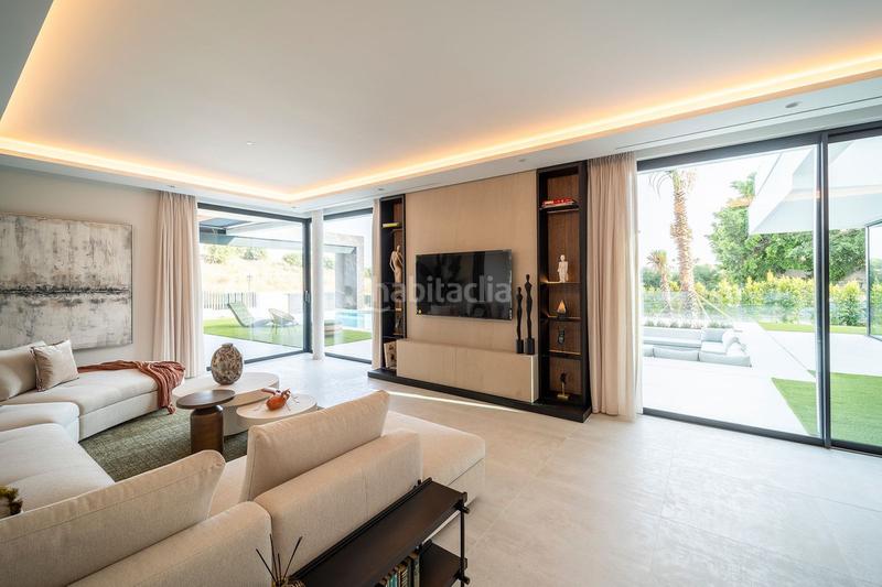 Foto 1adb28e4-972d-4055-b549-0a09167f8441. Xalet amb calefacció aparcament piscina a Paraiso - Barronal Estepona