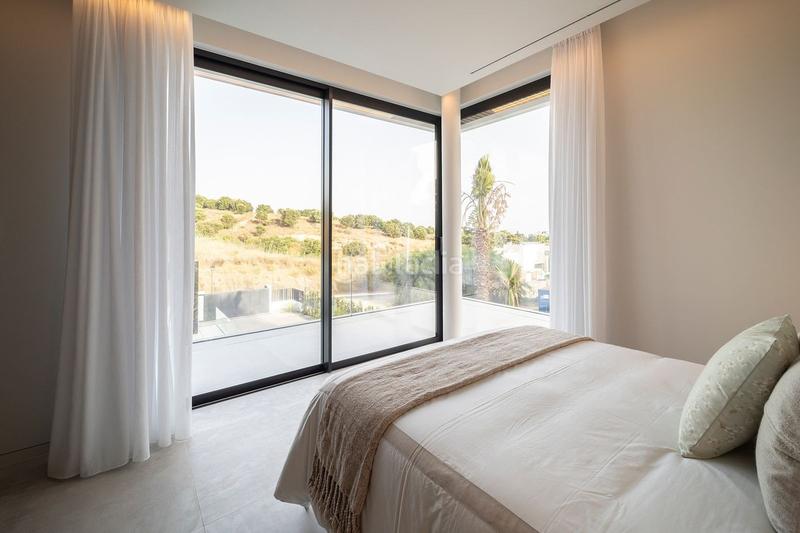 Foto 81ff14f0-5a20-4f70-99e6-22ab547cc219. Xalet amb calefacció aparcament piscina a Paraiso - Barronal Estepona