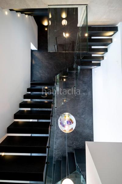 Foto 8f745024-e53d-4187-a911-f3448f5e7d85. Xalet amb calefacció aparcament piscina a Paraiso - Barronal Estepona