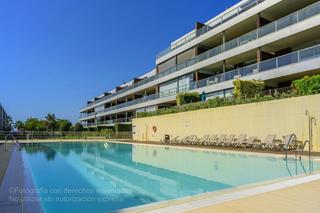 Apartamento en San Luis de Sabinillas. Apartamento en planta media de 3 dormitorios en manilva
