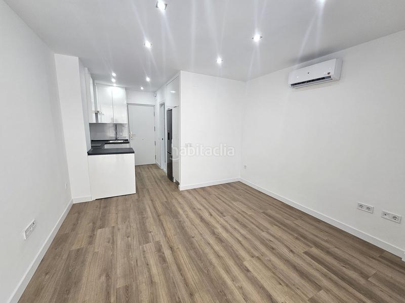 Foto e1b7dd0c-03d9-4787-bf9f-948c11366550. Estudio  en planta media en benalmadena costa en Benalmádena