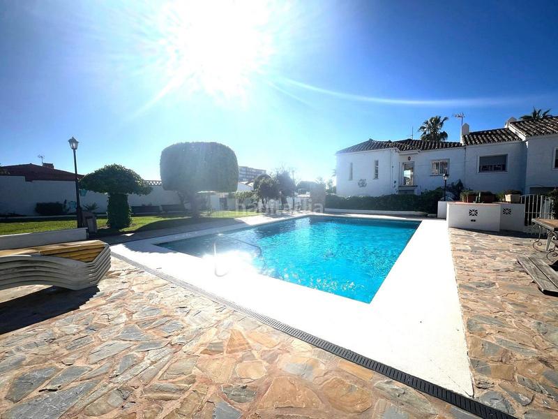 Foto f9fb0ffe-2bf6-494f-9e14-056a564767a4. Casa pareada  de 2 dormitorios en Calahonda en Mijas