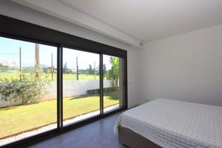 Chalet en Aloha. Villa aislada de 5 dormitorios en marbella