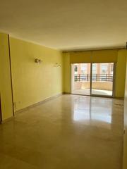 Apartamento  Avenida ricardo soriano. Apartamento en planta media de 3 dormitorios en marbella