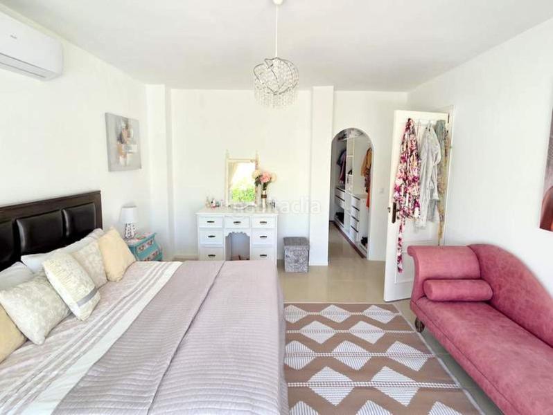 Foto 462cef3f-e313-4f85-b7ee-0a4503f8dc0b. Chalet villa aislada de 5 dormitorios en San Luis de Sabinillas Manilva