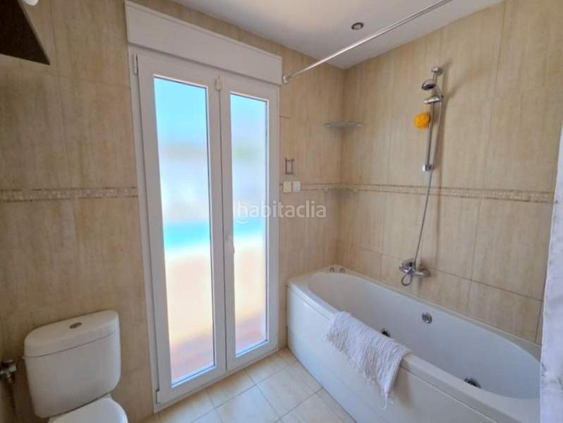 Foto a7e5bc26-1493-49aa-9f2a-b20944f0ed72. Chalet villa aislada de 5 dormitorios en San Luis de Sabinillas Manilva