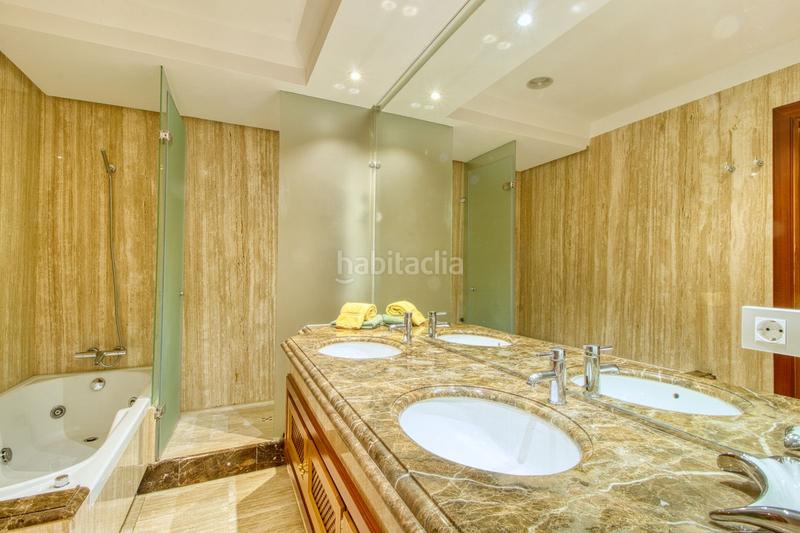 Foto 5ffd8bf3-463b-42d8-8c1c-1094e5927ac2. Apartament amb calefacció aparcament piscina a Bel - Air Estepona