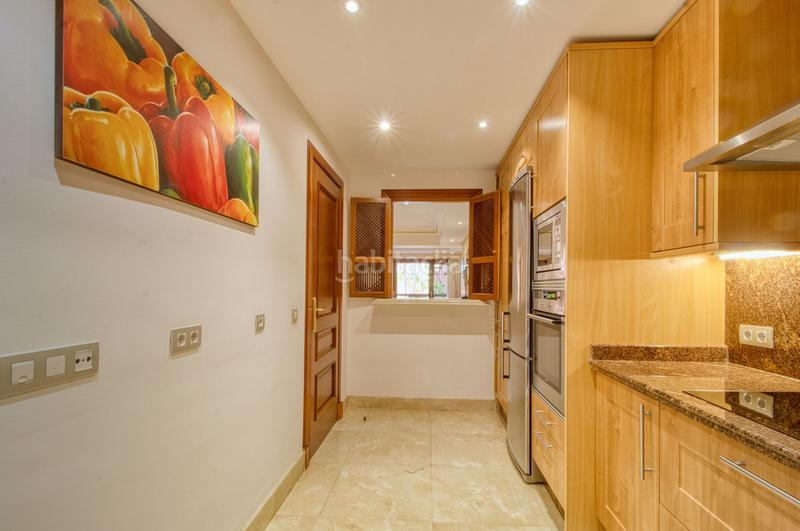 Foto 62efd6d7-cb90-4af0-bcb8-0fb01c53f36e. Apartament amb calefacció aparcament piscina a Bel - Air Estepona