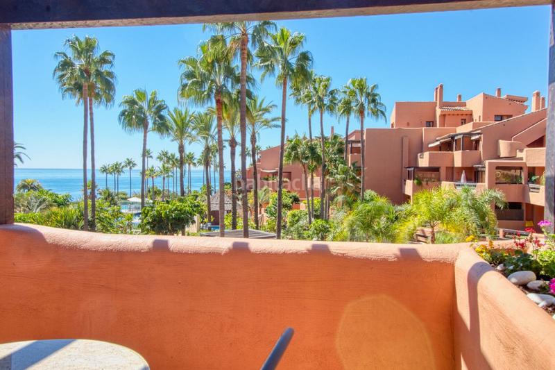 Foto 6996065c-743f-43f9-9d4b-6667f0429a30. Apartament amb calefacció aparcament piscina a Bel - Air Estepona