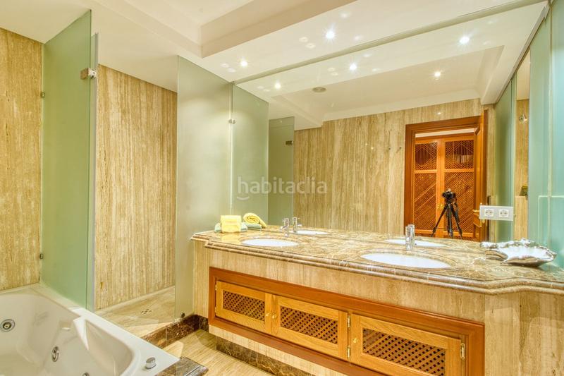 Foto 7028363d-4bbf-4adf-b188-59eb25667c70. Apartament amb calefacció aparcament piscina a Bel - Air Estepona