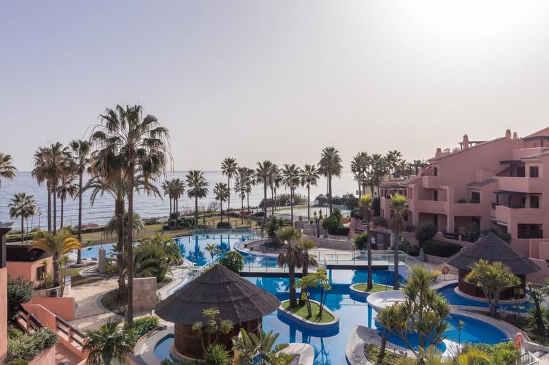 Foto b4bea6d7-0e26-4676-9fa5-94ce917b6916. Apartament amb calefacció aparcament piscina a Bel - Air Estepona