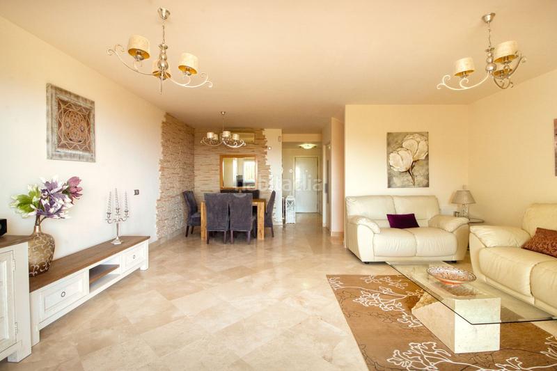 Foto 54ef6b60-0609-45fe-85de-f25d5d2a09cd. Casa adosada adosado de 4 dormitorios en San Luis de Sabinillas Manilva