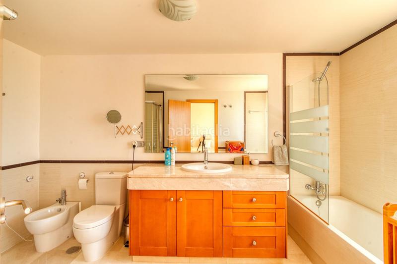 Foto c25af0b1-e183-4926-ac5e-d031ed8b7aba. Casa adosada adosado de 4 dormitorios en San Luis de Sabinillas Manilva