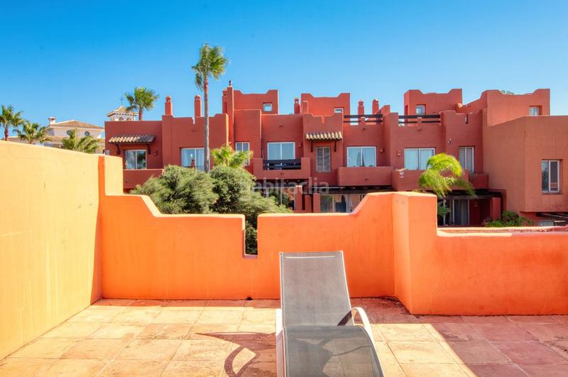 Foto 1a82f2f9-3bc6-42e5-9049-5904bcfc86a1. Casa adossada amb calefacció aparcament piscina a Manilva