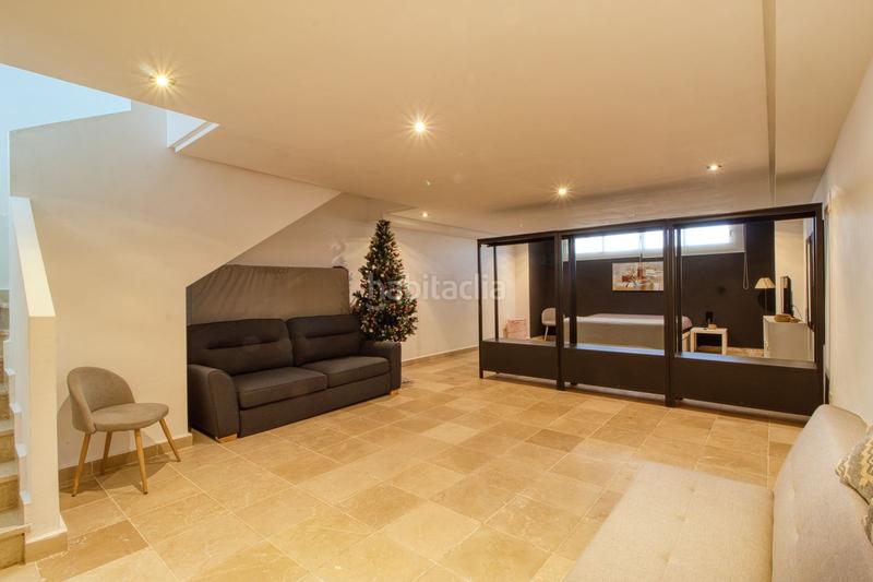 Foto f359d1f1-f456-4ec9-ae28-22397ec1fe07. Casa adossada amb calefacció aparcament piscina a Manilva