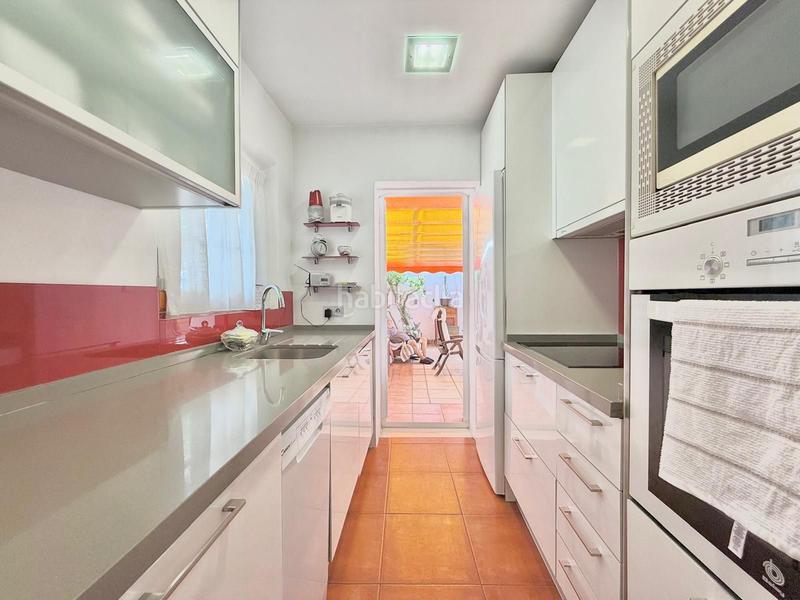 Foto b682150d-b3b6-4bb0-a9d0-893ff580e083. Casa aparellada amb calefacció a Centro ciudad Fuengirola