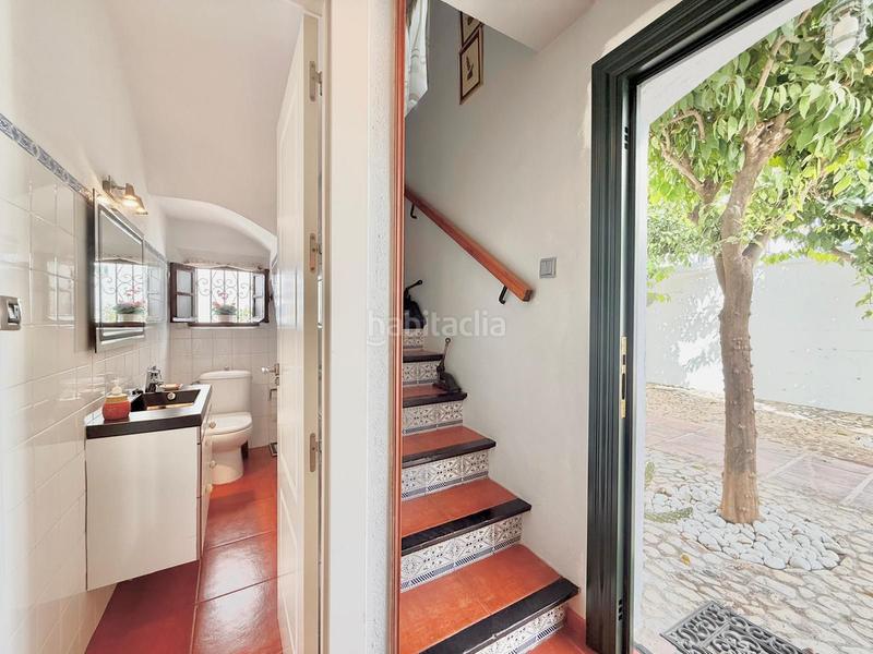 Foto e4c1e279-1f8d-4ade-b83f-1936066465ae. Casa aparellada amb calefacció a Centro ciudad Fuengirola