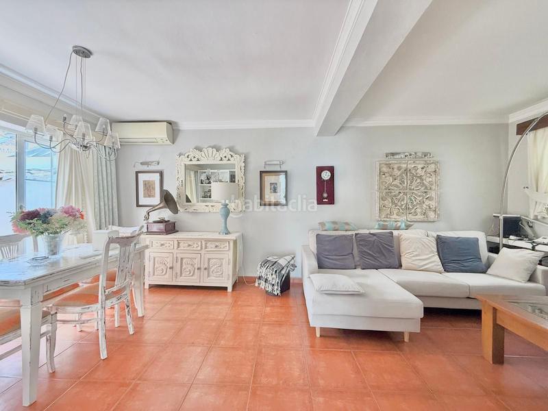 Foto e874c1a1-bffe-4386-b9e8-a92667fd5bc2. Casa aparellada amb calefacció a Centro ciudad Fuengirola