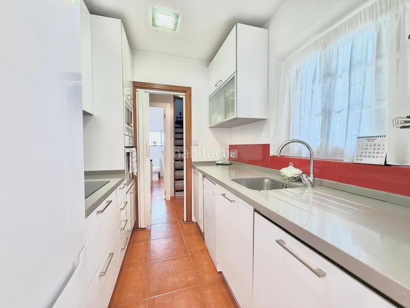 Foto f99bc2ac-7bb9-4316-801d-6415b82d6827. Casa aparellada amb calefacció a Centro ciudad Fuengirola