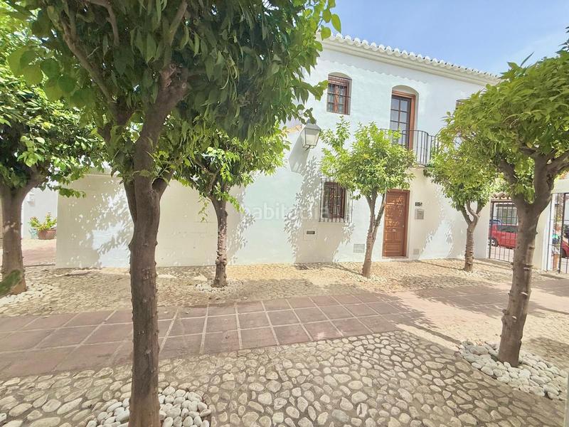 Foto fe27ee17-2564-43e2-8460-85944b045e41. Casa aparellada amb calefacció a Centro ciudad Fuengirola