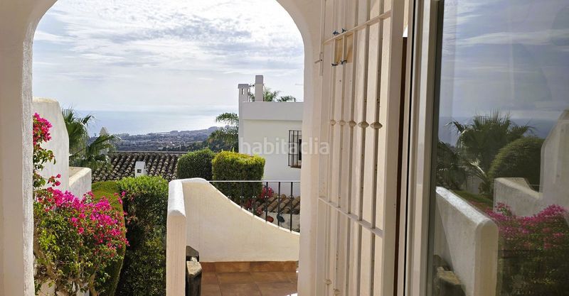 Foto 04b8e585-5dc0-4f2f-9c76-c7e682fcbaf3. Casa adossada amb calefacció aparcament piscina a Marbella