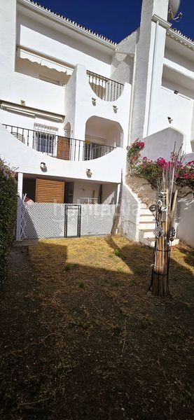 Foto 73ff339e-2006-43f8-9001-5409926c25df. Casa adossada amb calefacció aparcament piscina a Marbella