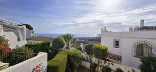 Casa adosada en Aloha. Adosado de 2 dormitorios en marbella
