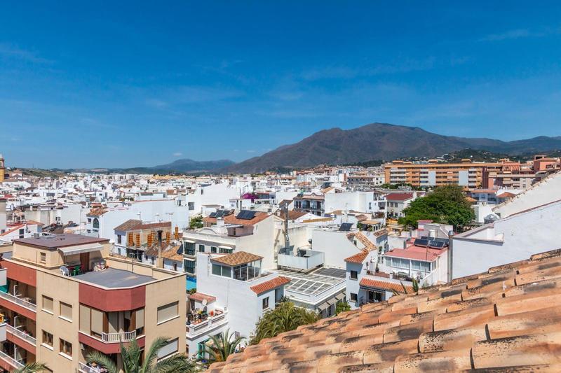 Foto 86bcf686-fe47-41a5-a56e-0485162f1ce1. Dachwohnung mit heizung parking in Bel - Air Estepona