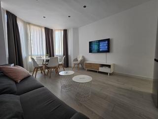 Apartament a Centro ciudad. Apartamento en planta media de 1 dormitorios en fuengirola