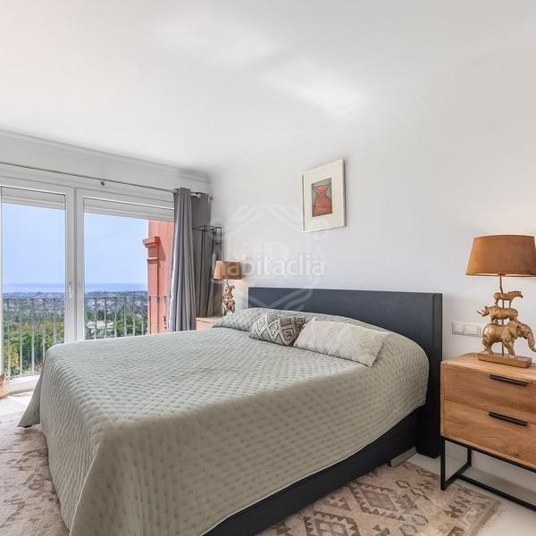 Foto af48d7f1-6d0d-4f69-a1a8-d4fabfa8dec8. Duplex avec chauffage parking piscine dans La Quinta Benahavís