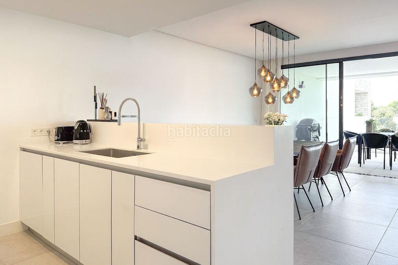 Foto 2bd2400d-6232-4597-a138-c48e073b5880. Duplex avec chauffage parking piscine dans Cabopino - Artola Marbella