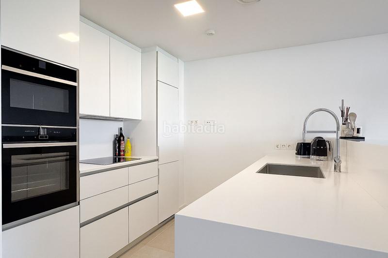 Foto 40795f89-49fa-45f3-a1c1-b66dba472dfc. Duplex avec chauffage parking piscine dans Cabopino - Artola Marbella