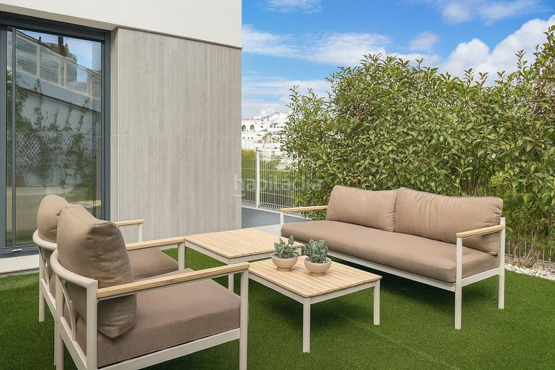 Foto 75a46b06-6ab3-43e8-8b2e-0ca82a07abf9. Duplex avec chauffage parking piscine dans Cabopino - Artola Marbella