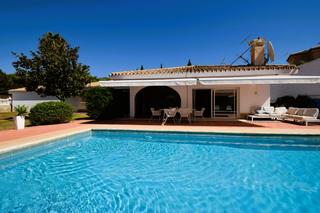 Xalet a Centro. Villa aislada de 3 dormitorios en mijas costa